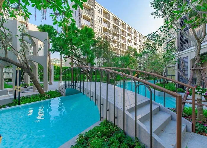 La Casita Hua Hin Pool And Garden View